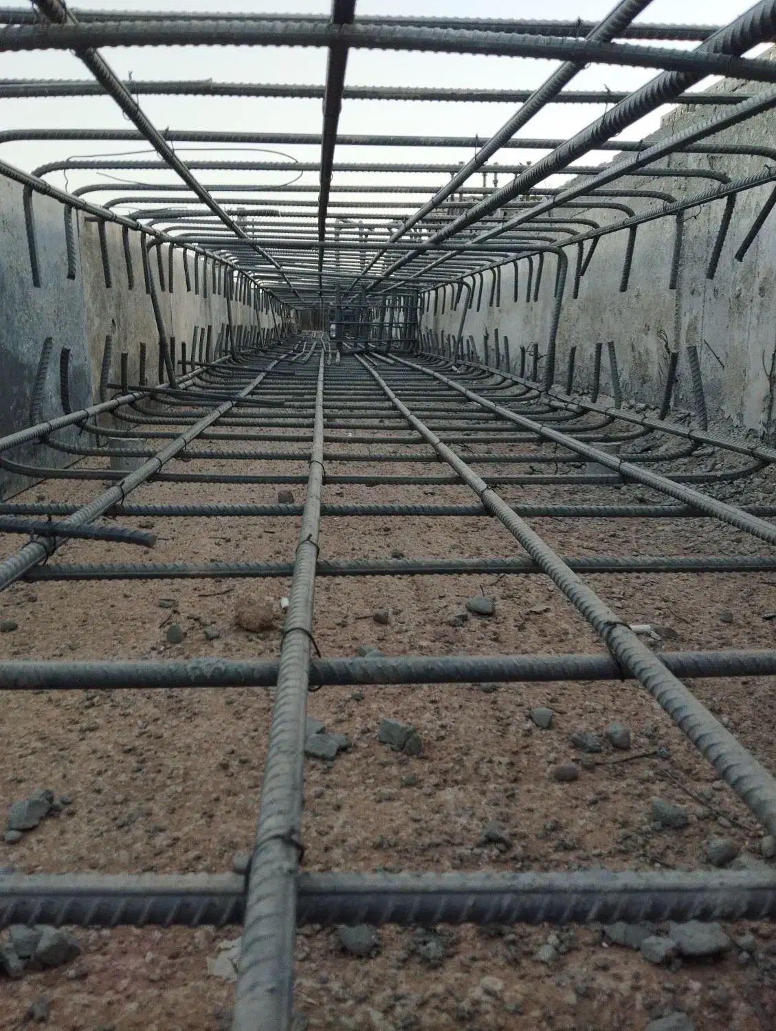 آرماتوربندی سقف فنداسیون استخر و دیوار برشی|خدمات پیشه و مهارت|لواسان, |دیوار