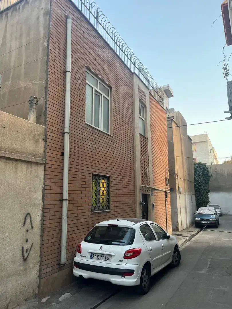 دربستی ۶۵مترزمین دوواحد۴۰متری مجزا و سوییت ۲۰متری