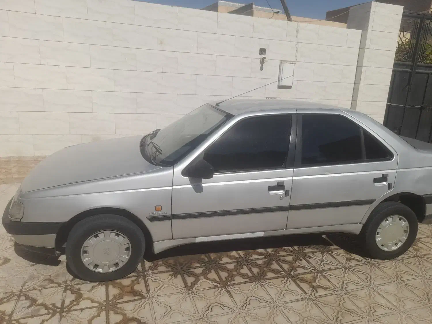 پژو 405 GL - دوگانه سوز CNG، مدل ۱۳۸۹|خودرو سواری و وانت|مرودشت, شهرک مهدیه|دیوار