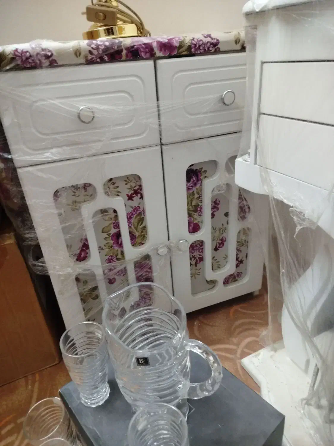 تعدادی لوازم عروس نو|ظروف سرو و پذیرایی|مشهد, شهید احمدی روشن|دیوار