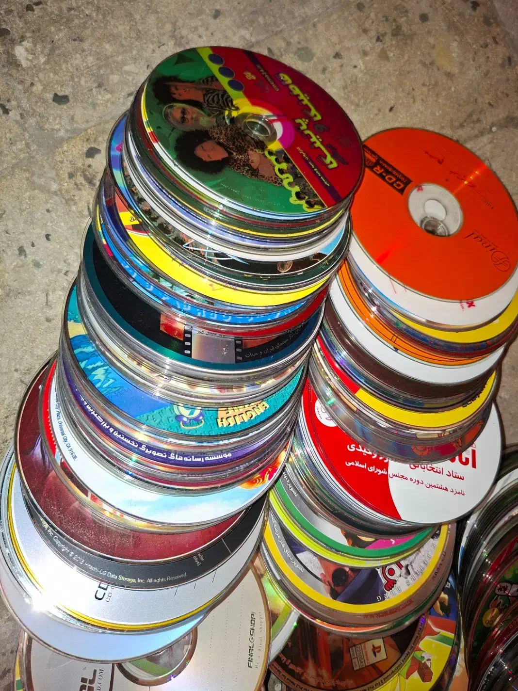 سی دی و دی وی دی سریال فیلم کارتون|فیلم و موسیقی|کرج, ساسانی (قلمستان)|دیوار