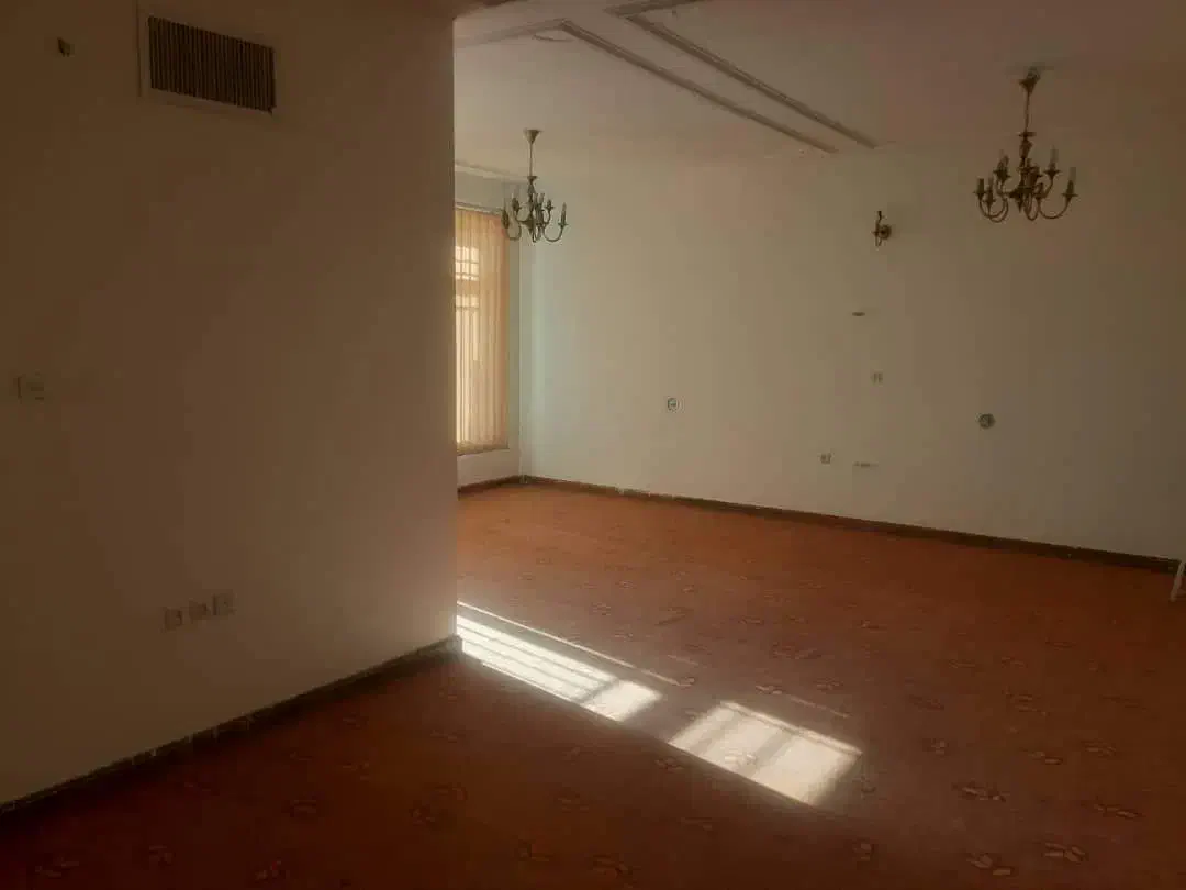 اجاره طبقه دوم منزل ویلایی سه خواب باغ دلگشا|اجارهٔ خانه و ویلا|شیراز, نارنجستان|دیوار