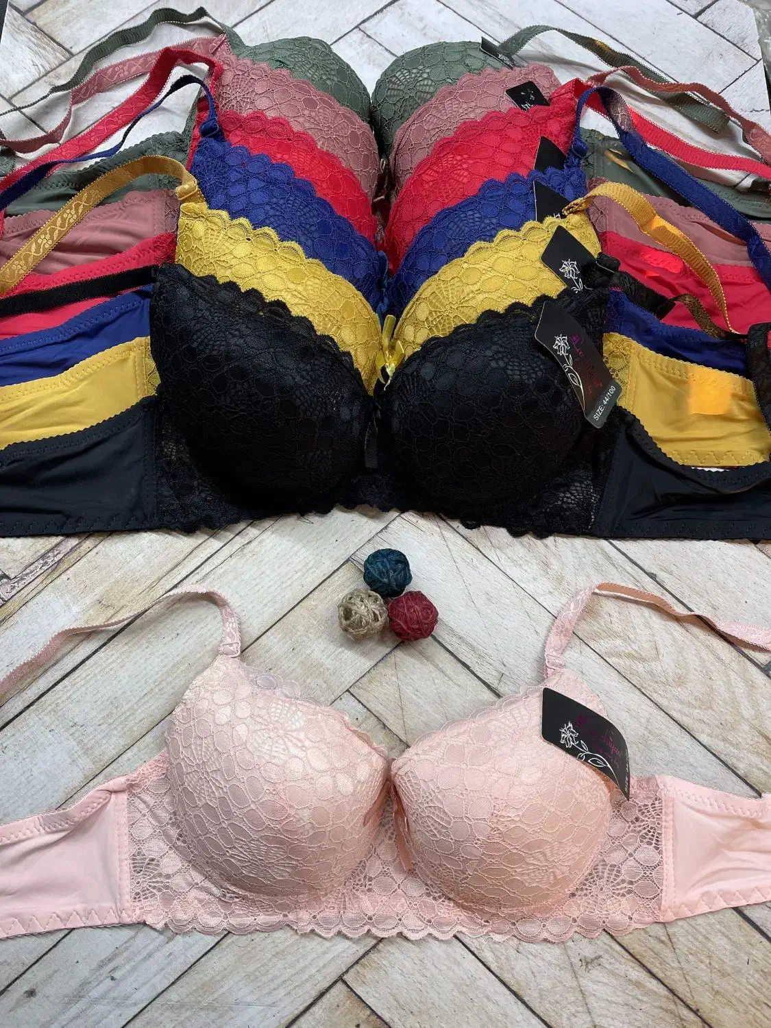 انواع سوتین|لباس|اصفهان, باغ نگاره|دیوار