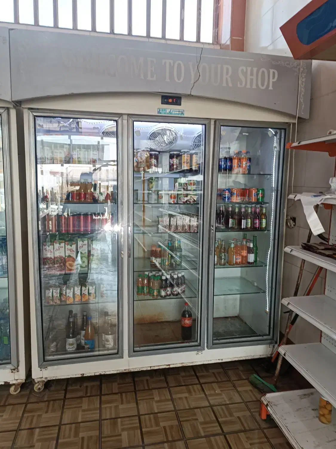 وسایل کامل مغازه|فروشگاه و مغازه|کنار تخته و کمار, |دیوار