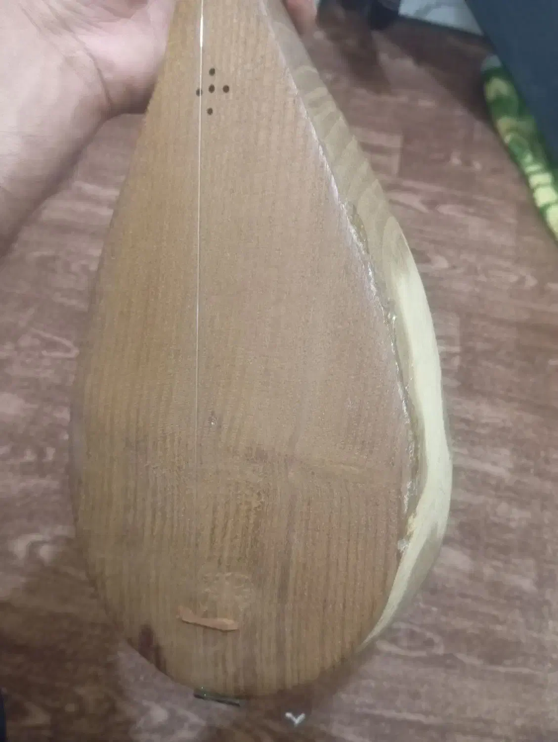 دوتار سالم|سازهای سنتی|گلبهار, شهر جدید گلبهار|دیوار