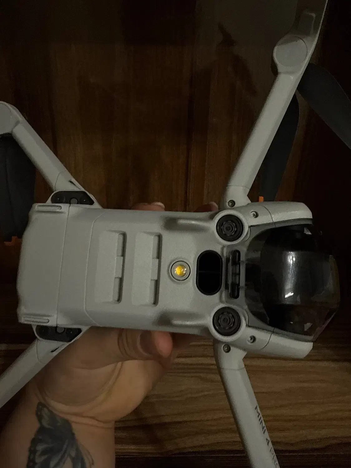 هلی شات|دوربین عکاسی و فیلم‌برداری|اصفهان, باغ نگاره|دیوار