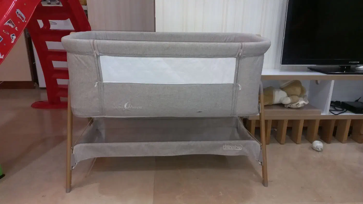 تخت کنار مادر و گهواره سیسمونی|تخت و صندلی بچه|همدان, |دیوار