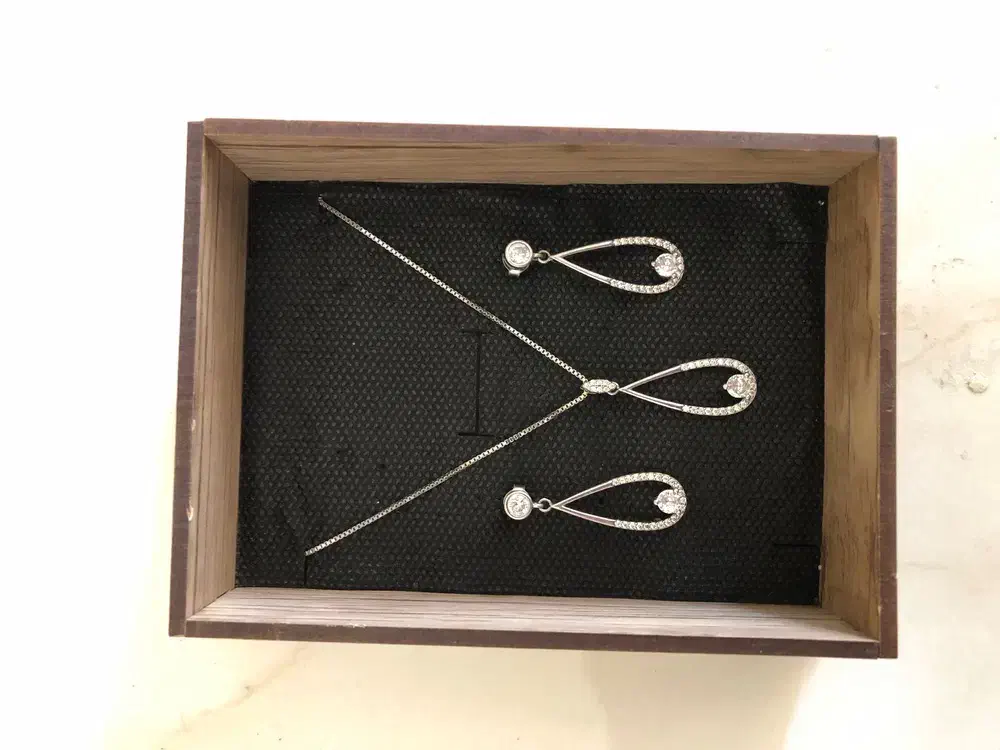 ست نقره|جواهرات|قدس, شهر‌قدس|دیوار