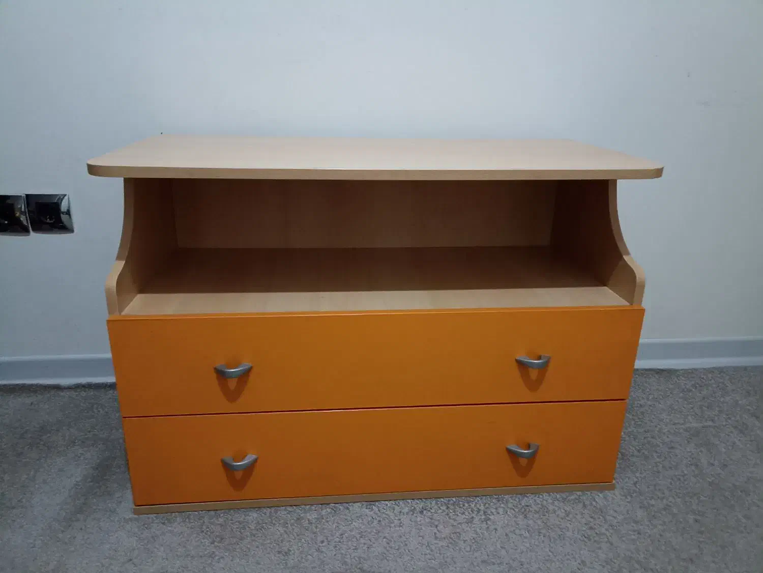 تخت نوجوان (بدون تشک) و دراور کوچک کنار تخت|اسباب و اثاث بچه|شاهین‌شهر, عطار|دیوار