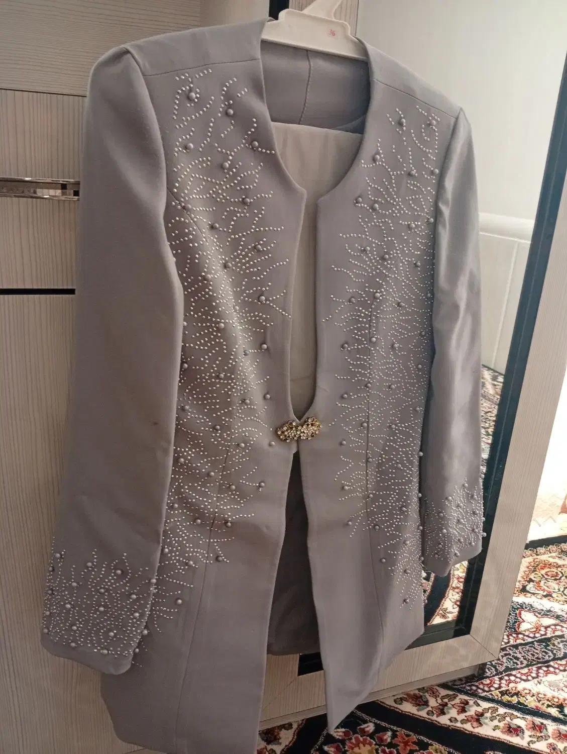کت مجلسی مهره دوزی|لباس|شیراز, شاهچراغ|دیوار