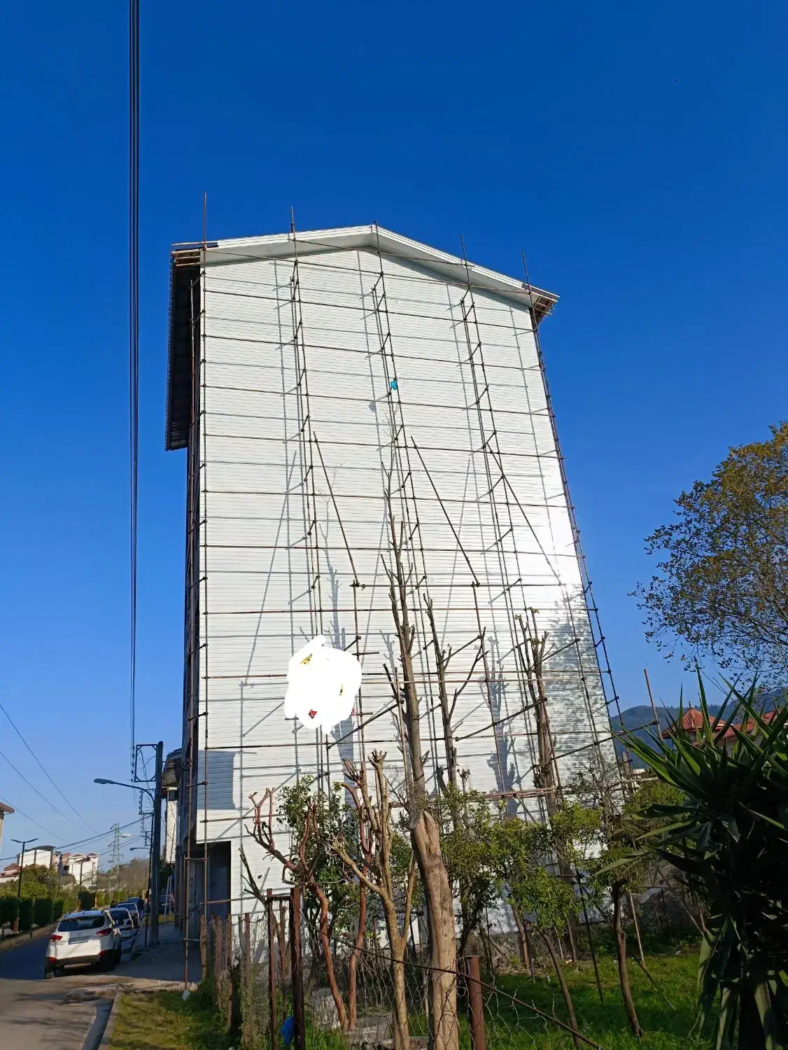 نصب شیروانی و پرسیانا.نمای ساختمان|خدمات پیشه و مهارت|رامسر, |دیوار