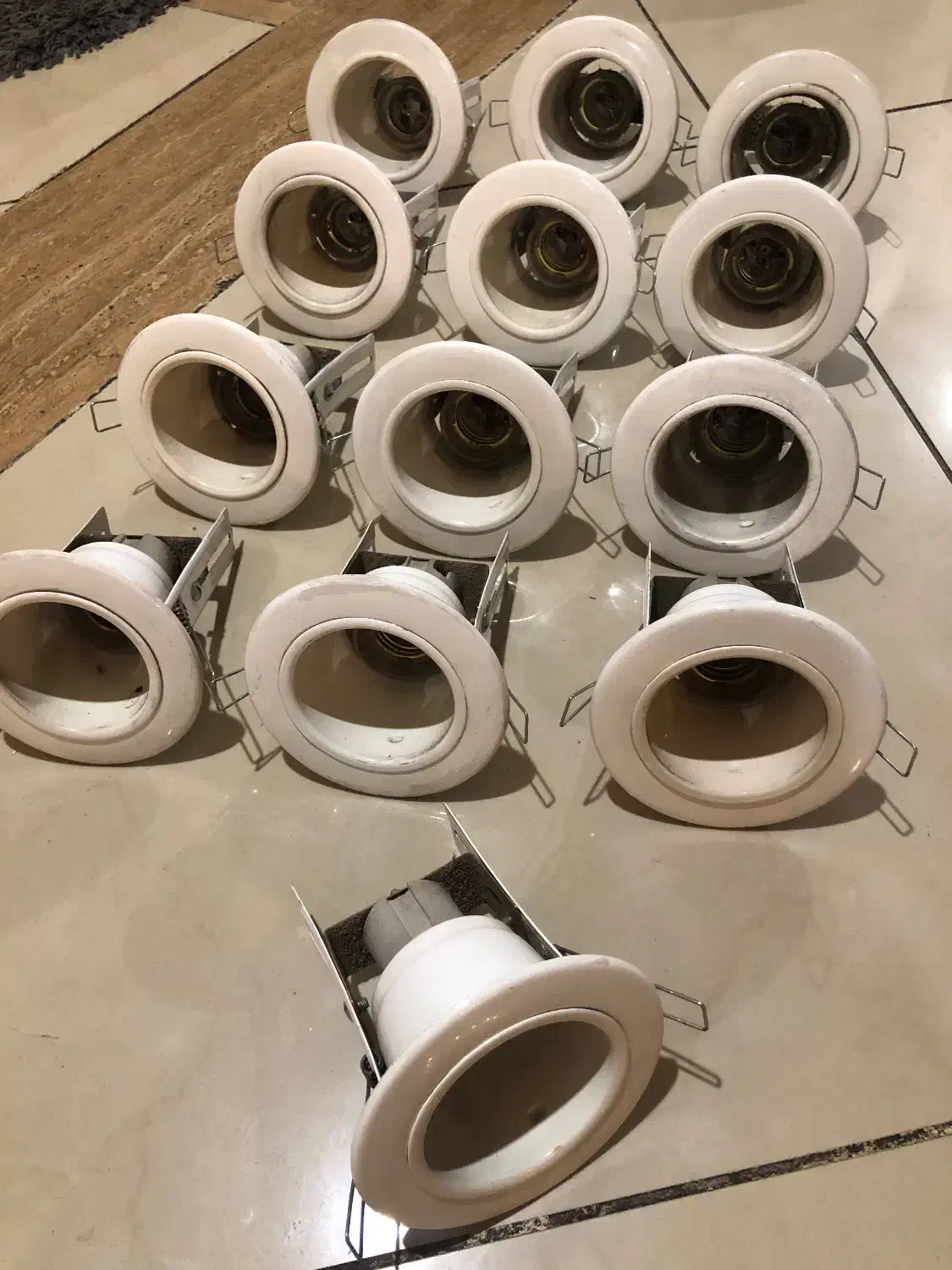 قاب|لامپ و چراغ|تهران, سوهانک|دیوار