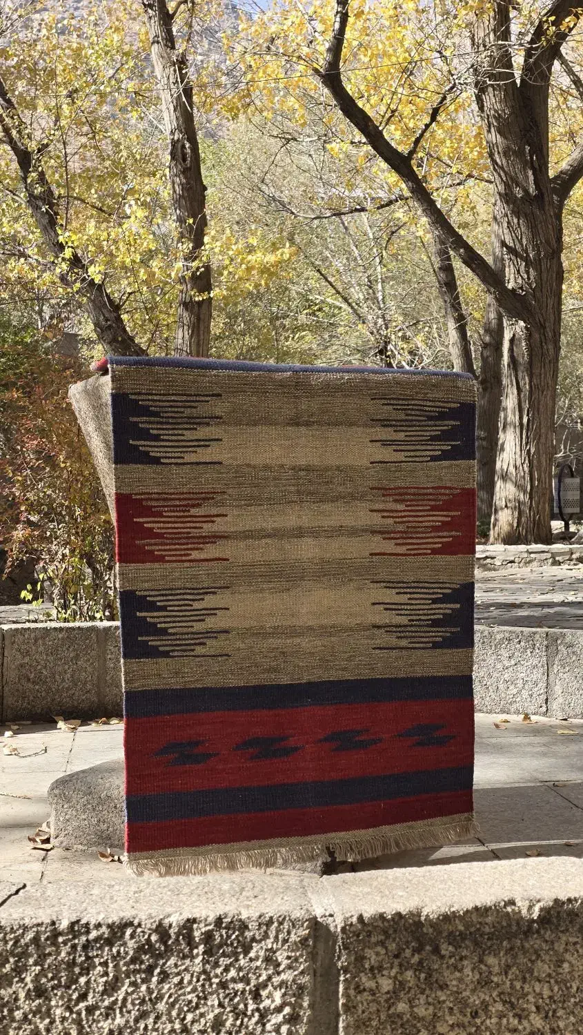 حجره نور ،گلیم|گلیم، جاجیم، گبه|همدان, |دیوار