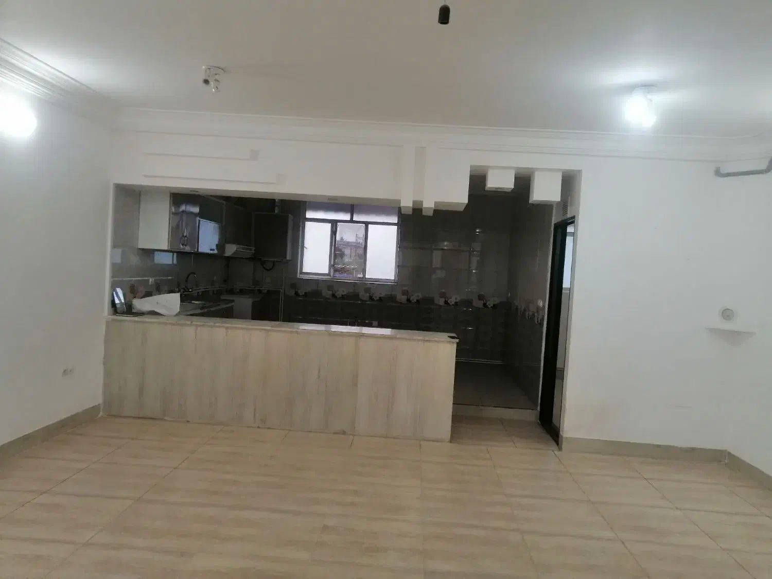 آپارتمان طبقه اول حیاط دار دربست پشت بام در اختیار|فروش آپارتمان|تربتحیدریه, آغوی|دیوار