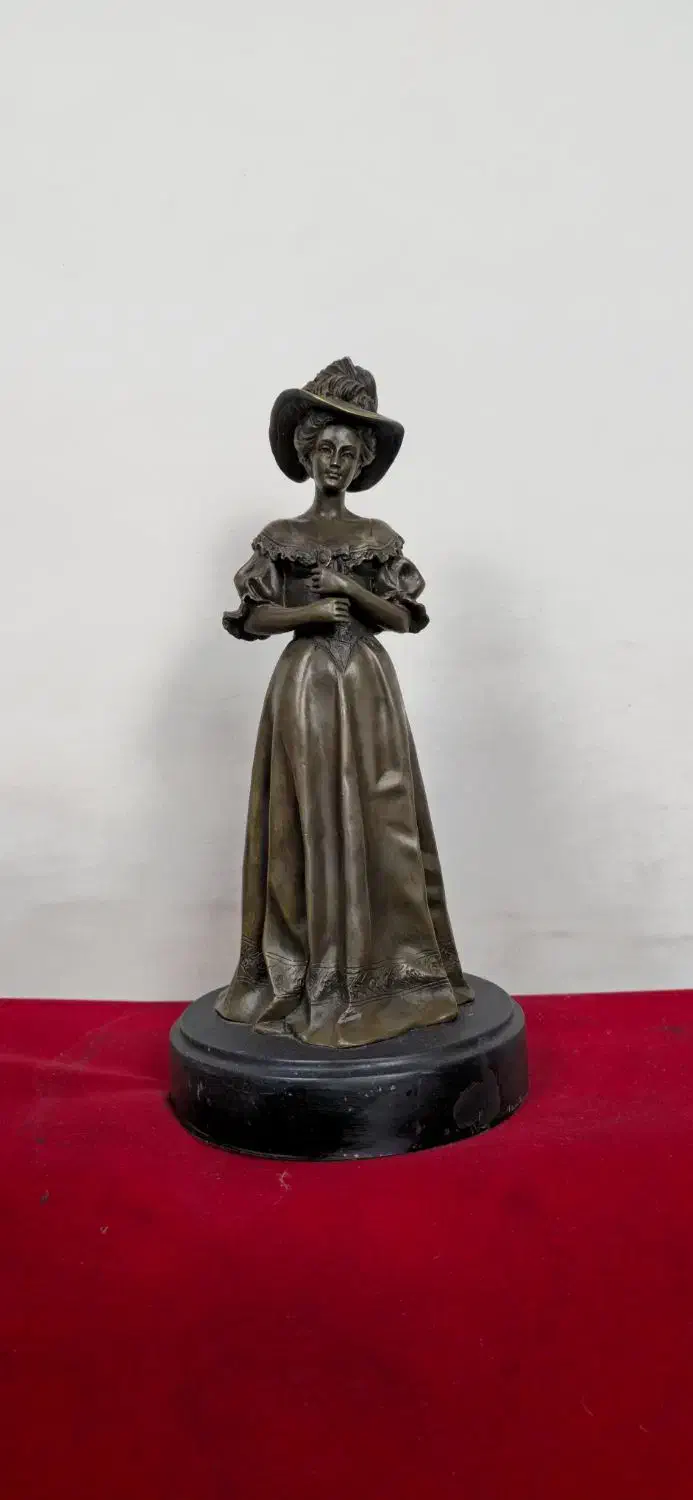 مجسمه برنز دختر کلاه اروپایی برنزی|مجسمه، تندیس، ماکت|تهران, تهرانپارس جنوبی|دیوار