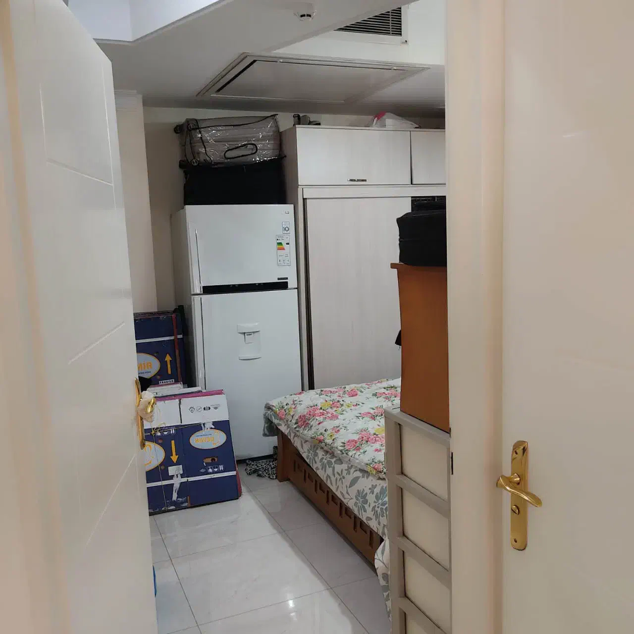 واحد اجاره ۱۱۳متری دریاچه چیتگر برج مجلل نگین ساحل