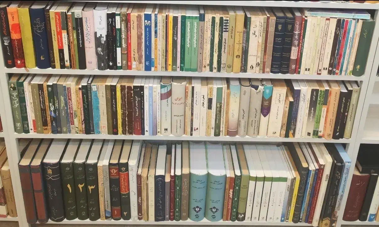 فروش کتابخانه|کتاب و مجله تاریخی|تهران, فلسطین (میدان انقلاب)|دیوار