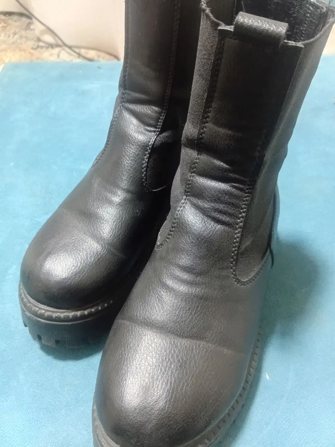 نیم بوت زنانه|کیف، کفش، کمربند|پرند, فاز ۶|دیوار