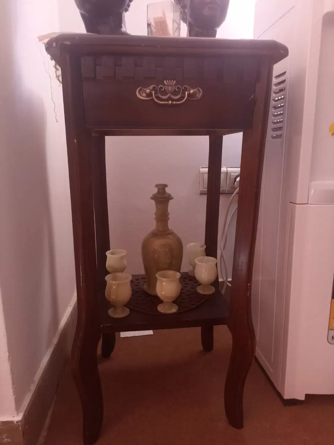 میز|مبلمان خانگی و میز عسلی|صدرا-فارس, فاز ۱|دیوار