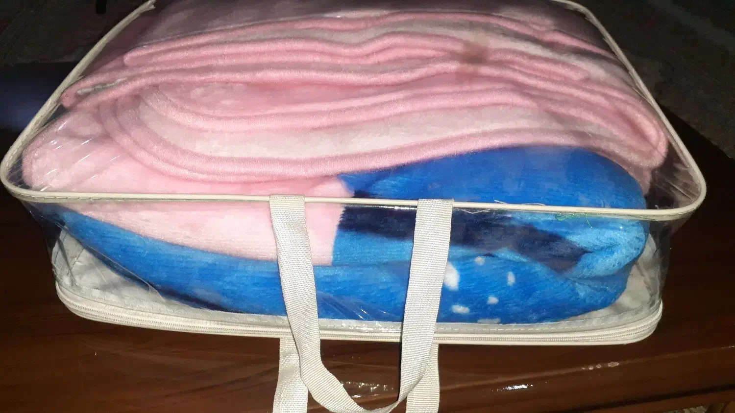 پتوی گلبافت نفره|رختخواب، بالش، پتو|تهران, شوش (باغ آذری)|دیوار