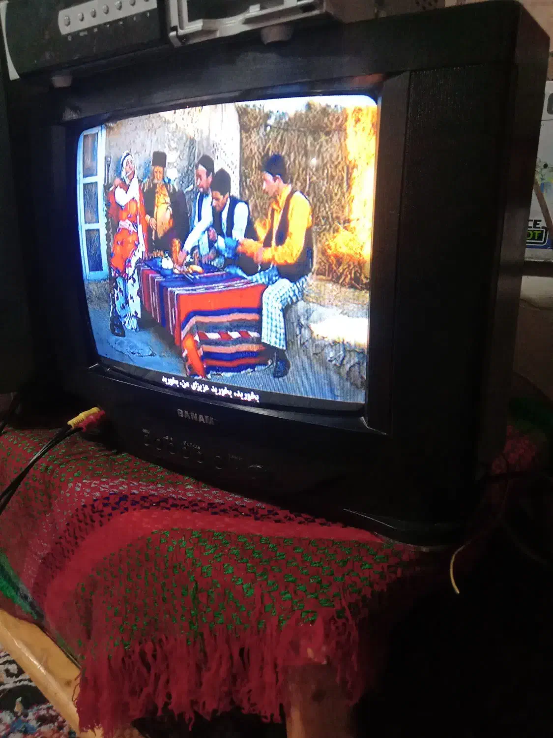 وسایل های برقی یخچال تلویزیون رادیو|سایر لوازم برقی|اهر, |دیوار