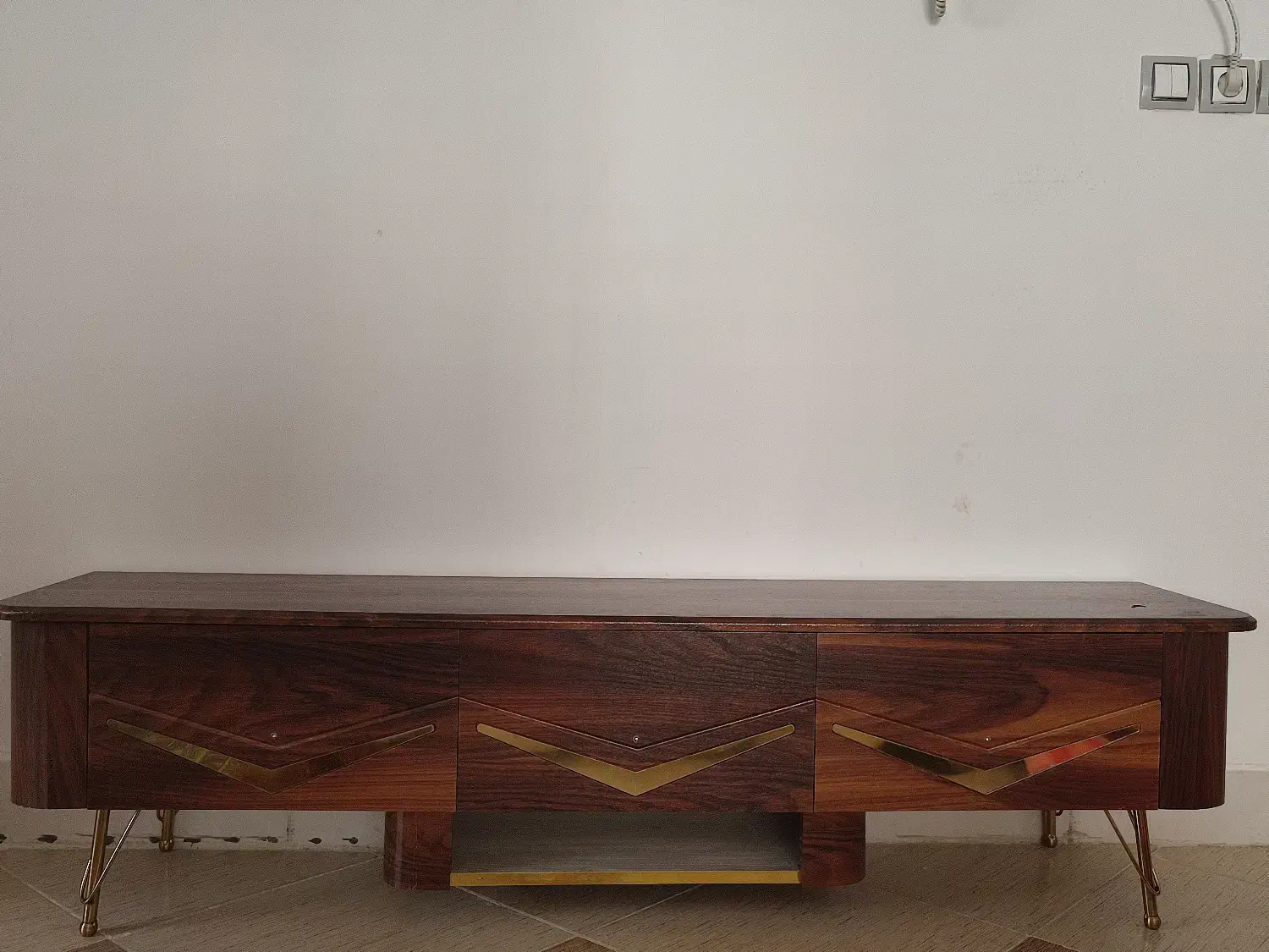 زیر تلویزیون|میز تلویزیون|بروجرد, |دیوار