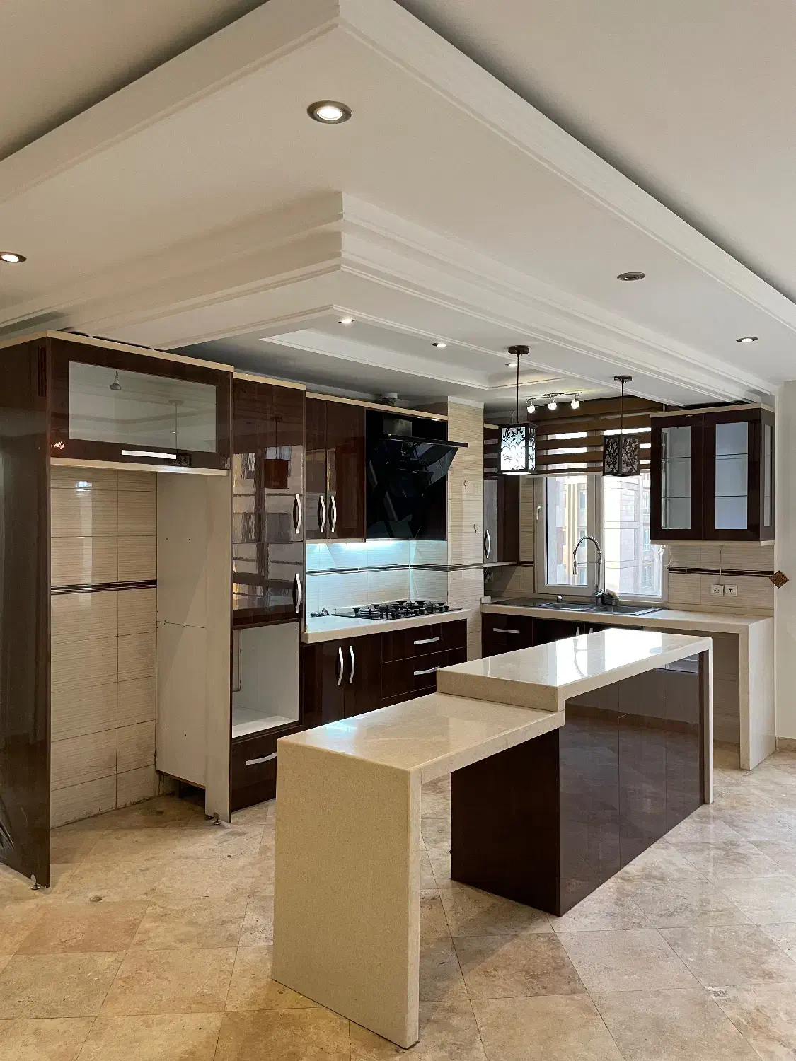 آپارتمان دو خوابه و دو نبش در بهترین طبقه