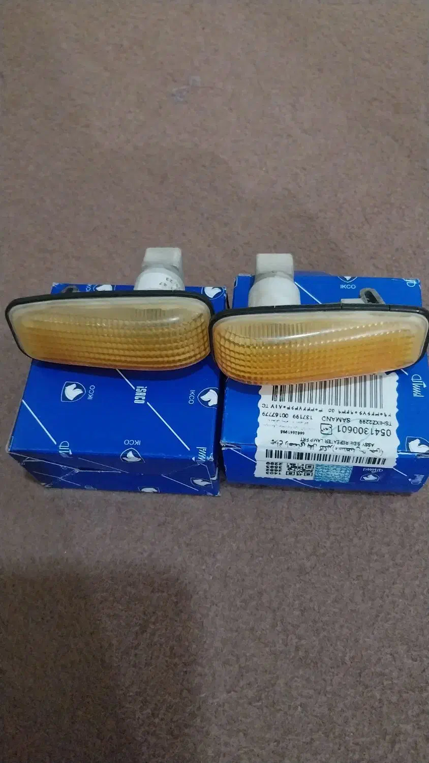 ۱ عددچراغ جلو با۲ عدد راهنما|قطعات یدکی و لوازم جانبی|کرج, حسن آباد|دیوار