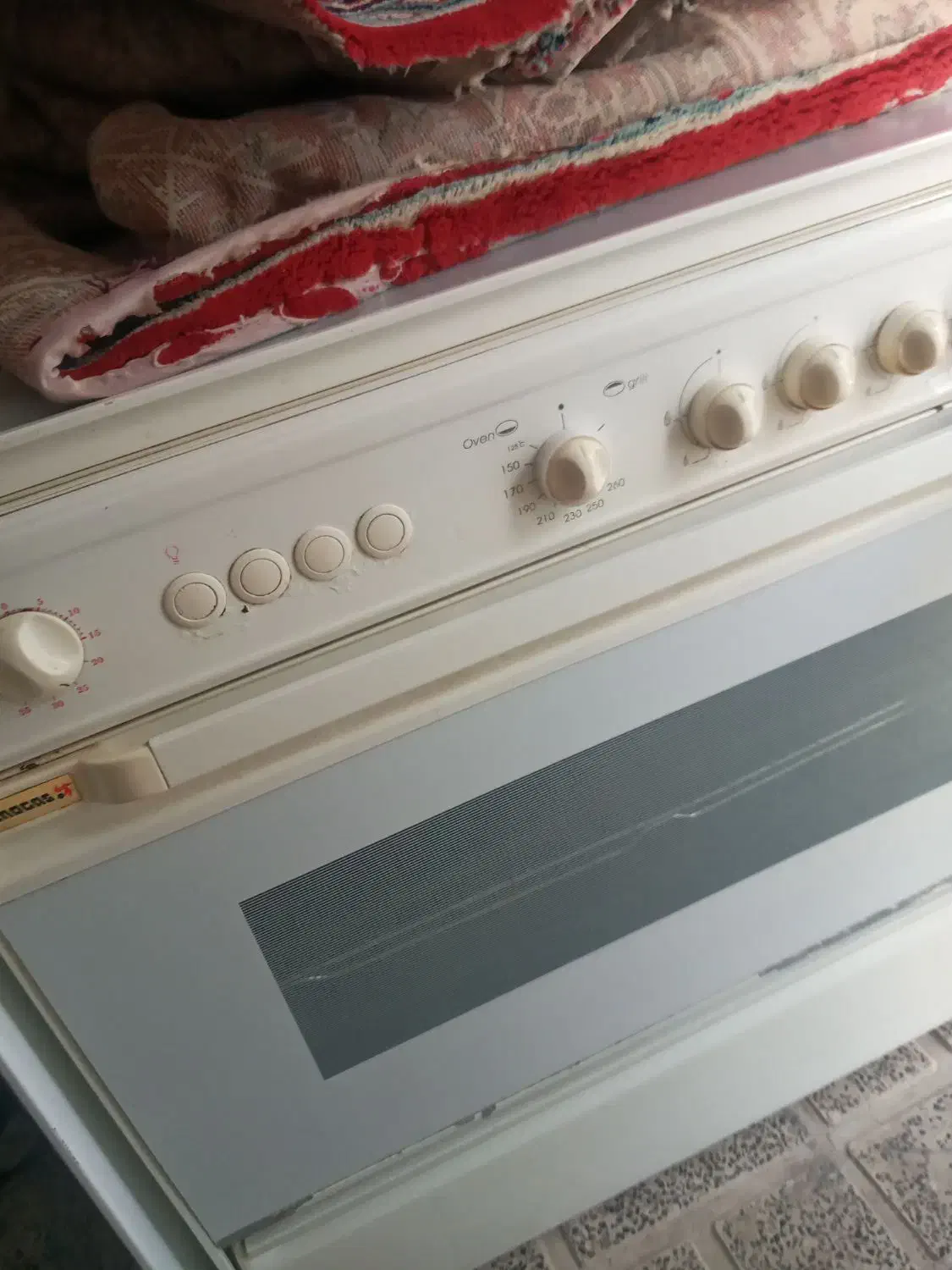 گاز فر دار سالم وتمیز است|اجاق گاز و لوازم برقی پختوپز|کوهدشت, |دیوار