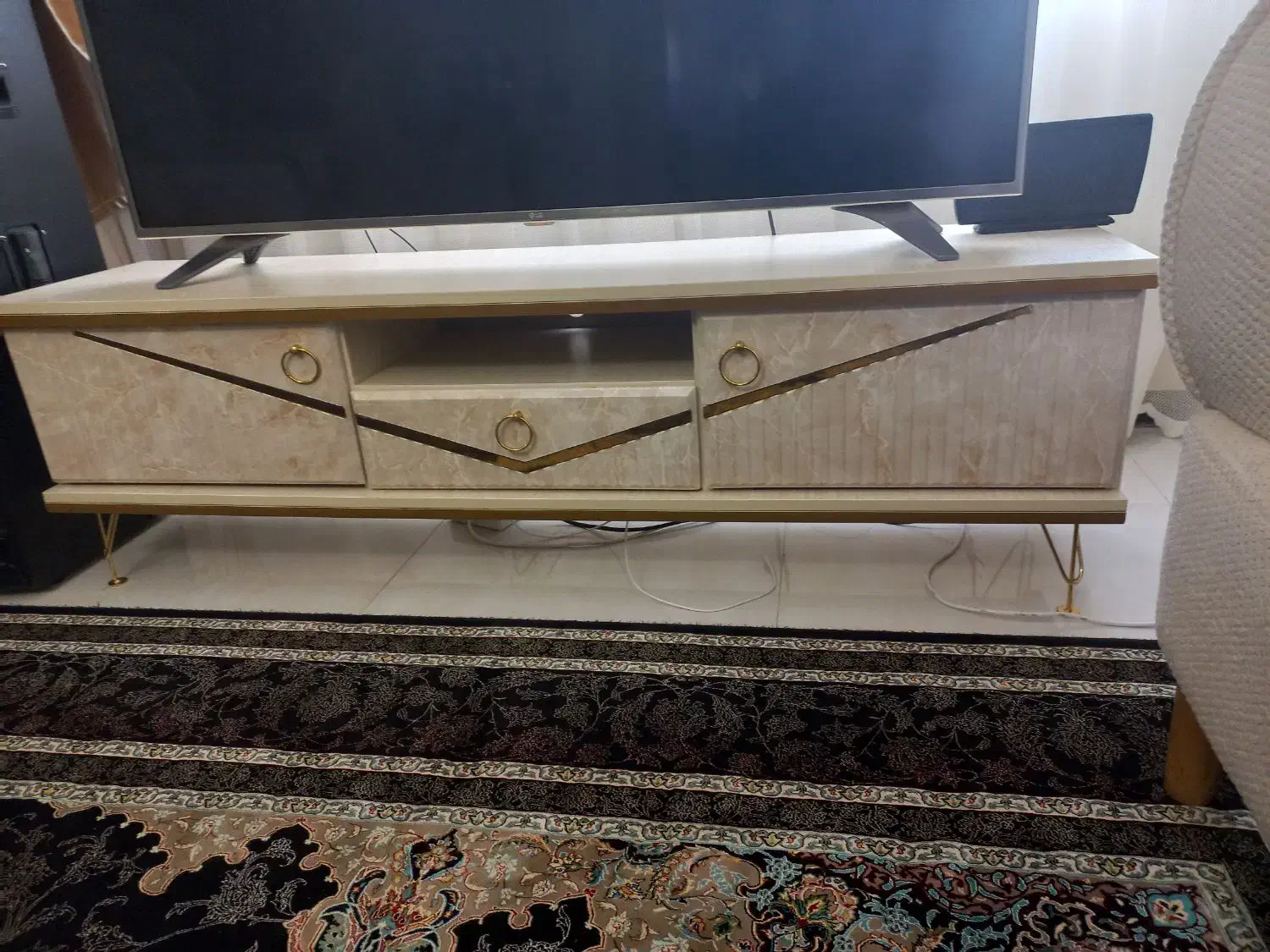 میز تلوزیون .آینه کنسول. جاکفشی|بوفه، ویترین، کنسول|پرند, فاز ۶|دیوار