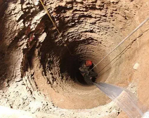 چاه زنی وحفرچاه آب فاضلاب وکشاورزی|خدمات پیشه و مهارت|بروجرد, |دیوار