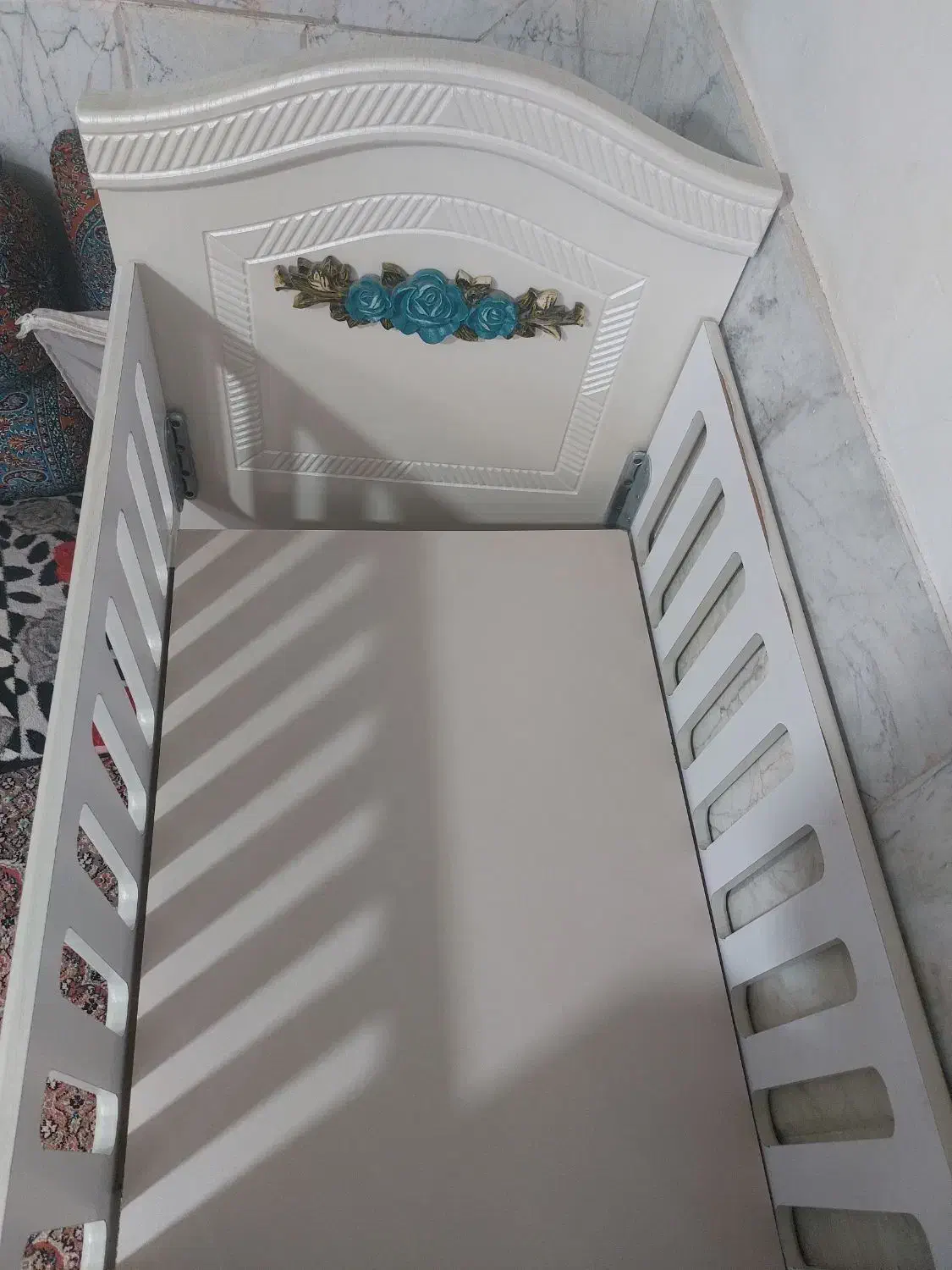 تخت و گهواره نوزادی|تخت و سرویس خواب|بردسکن, |دیوار