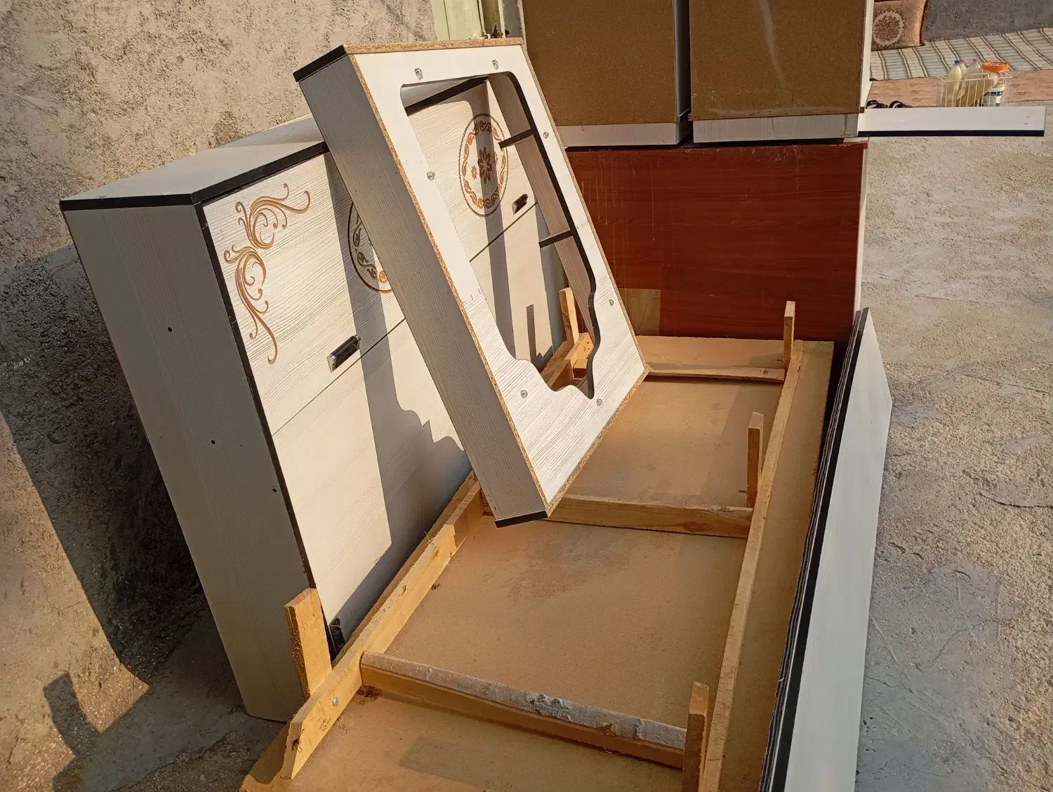 تخت خواب دو نفره|تخت و سرویس خواب|لامرد, |دیوار