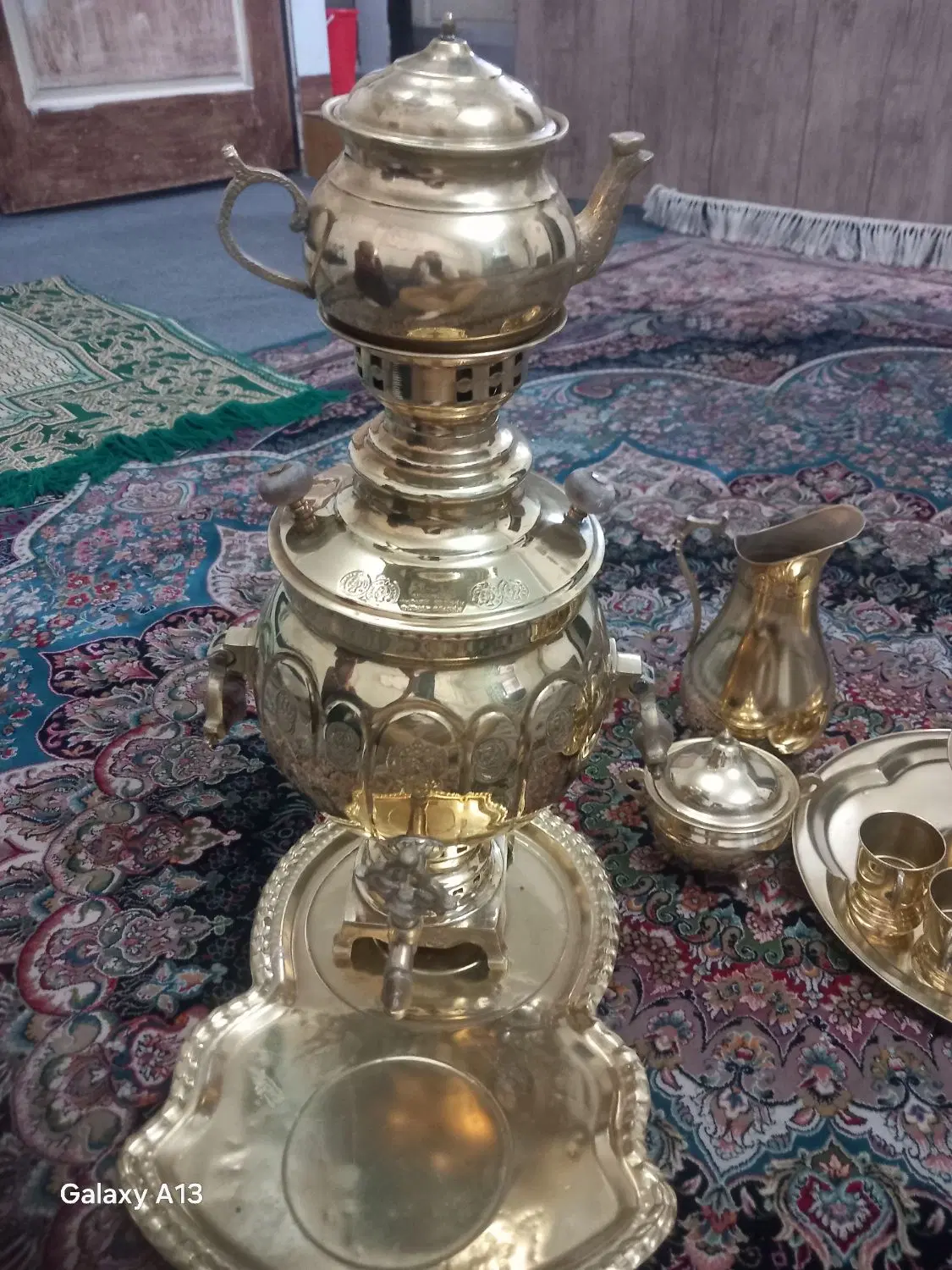 سماور زغالی برنجی ۴ لیتری عالی نسب|سماور، چایساز، قهوهساز|تهران, شهرک چیتگر|دیوار