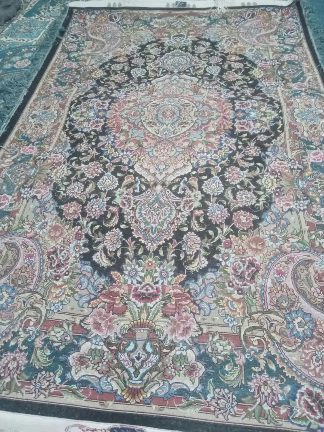 فرش زرنیم فوق لاکچری زرنیم سالاری|فرش|تبریز, |دیوار