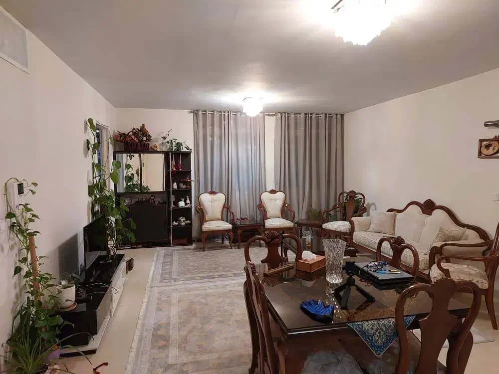 میز نهار خوری ۴ نفره بسیار تمیز و سالم|میز و صندلی غذاخوری|تهران, باغ فیض|دیوار