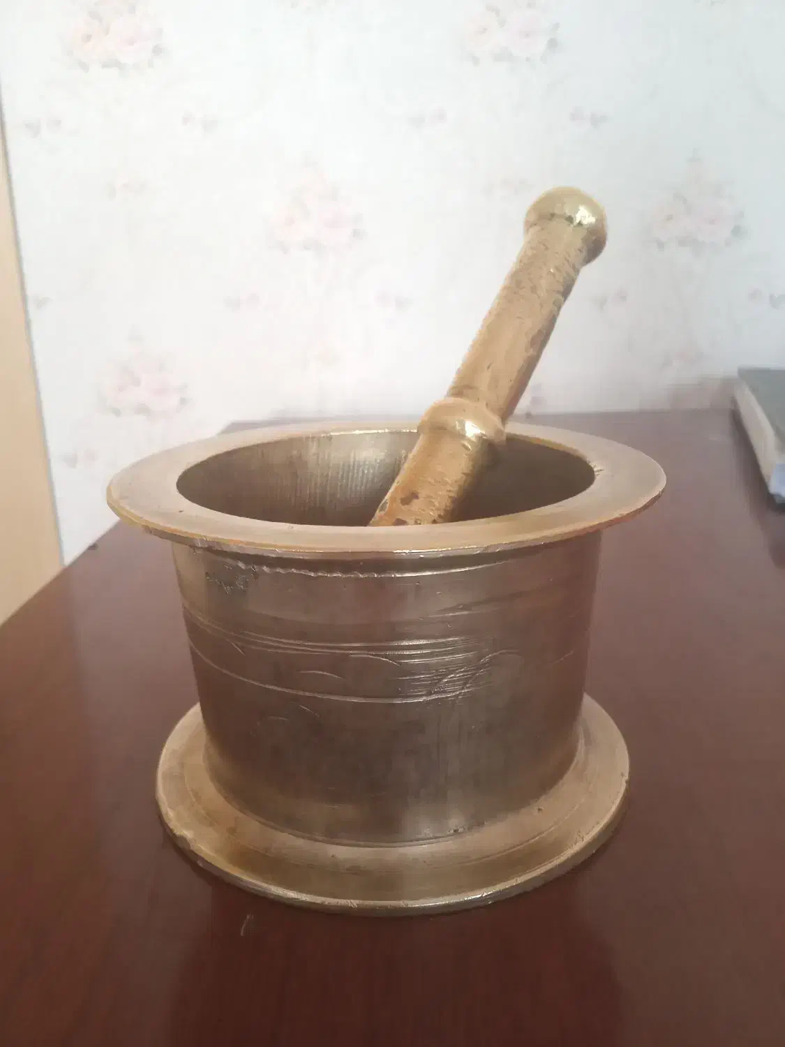 هاونگ قدیمی زرد|ظروف سرو و پذیرایی|کازرون, |دیوار