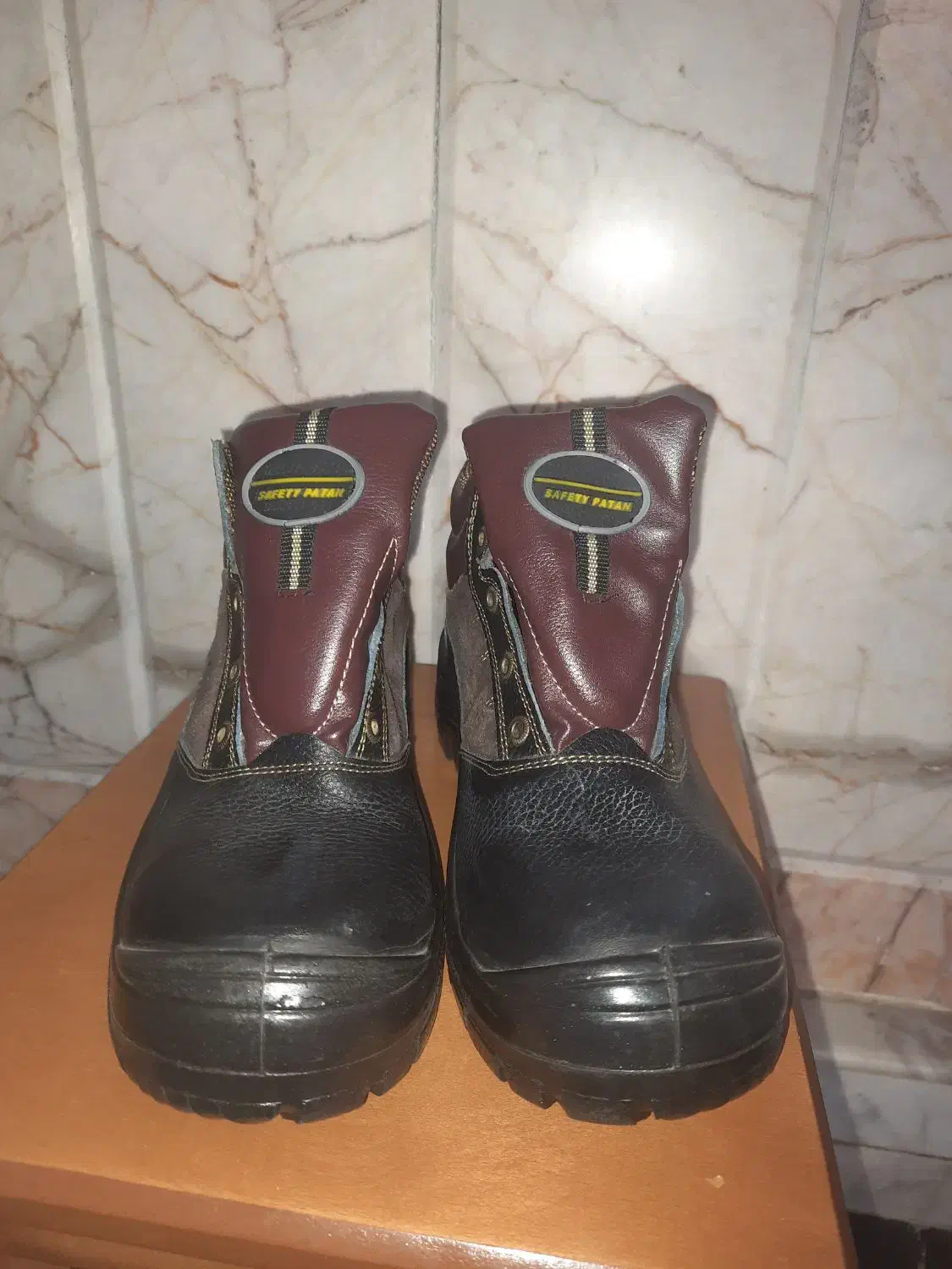 کفش|کیف، کفش، کمربند|نیشابور, شهرک ولیعصر|دیوار