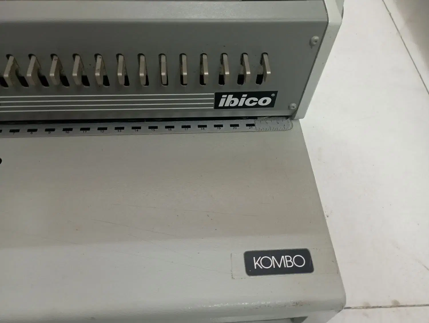 دستگاه پانچ و سیمی کتاب|لوازم التحریر|گنبد کاووس, |دیوار