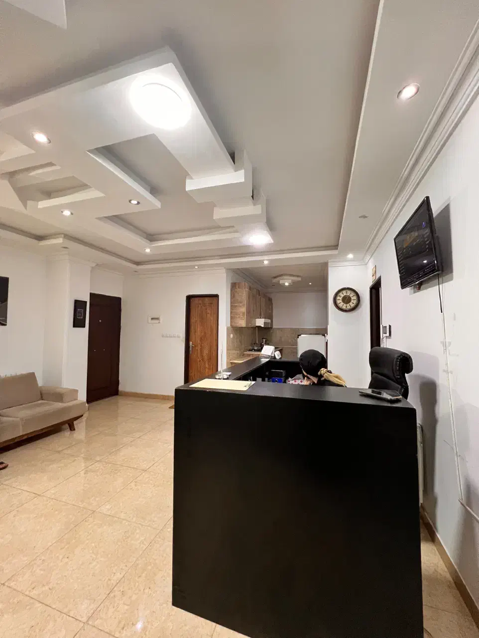 آپارتمان اداری تجاری۹۰ متر/سنددار/براصلی زعفرانیه|فروش دفتر کار، اتاق اداری، مطب|رشت, کوی غلام نیا|دیوار