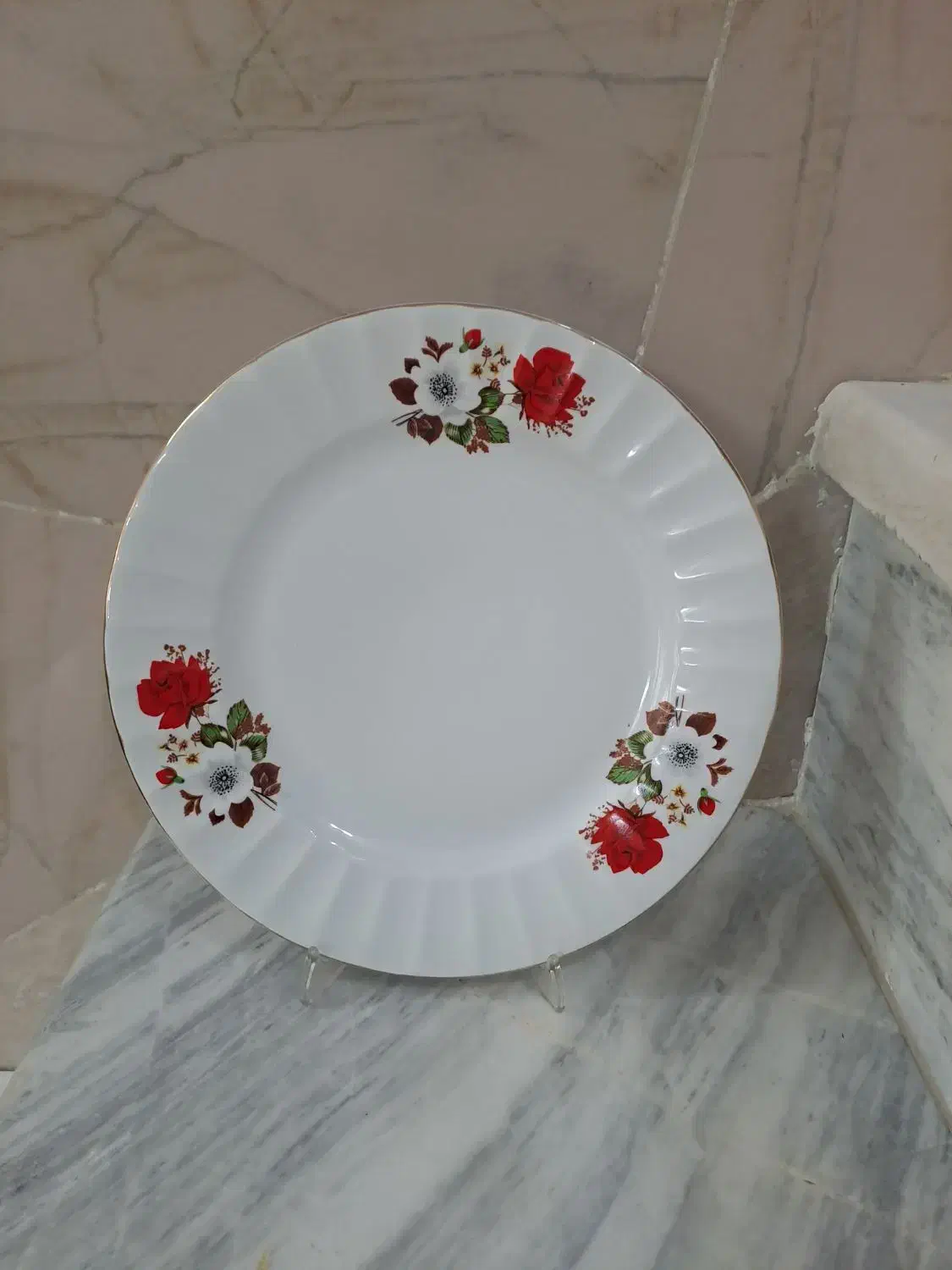 ظرف زیر رویی|کلکسیون اشیاء عتیقه|قم, شاه ابراهیم|دیوار