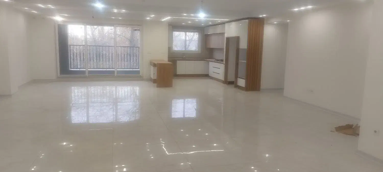 ۱۹۵ متر سه خوابه نوساز کلید نخورده  بدون مشابه