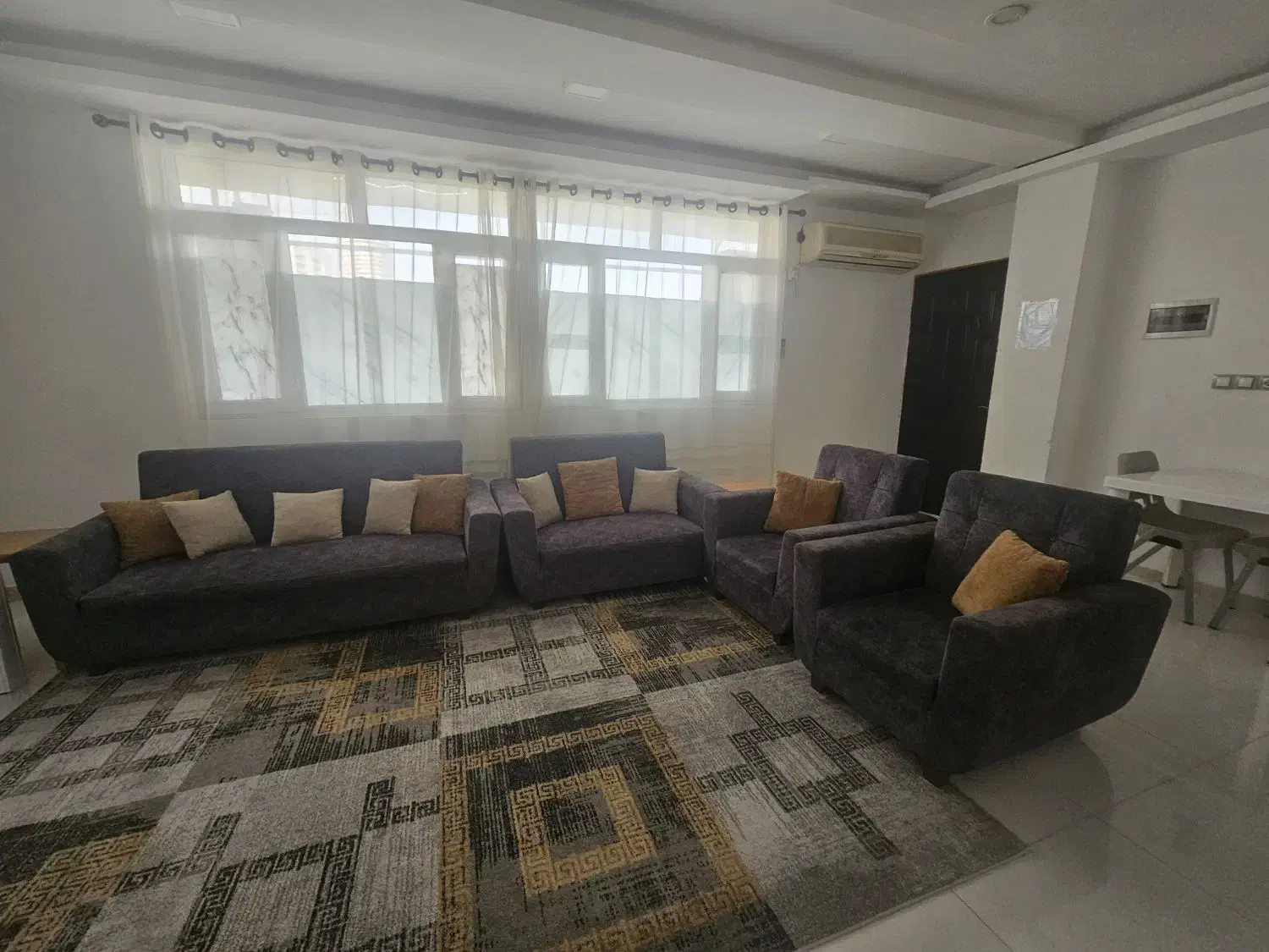 مبل سبز قیمت ۲۰ تومن  مبل طوسی قیمت ۷ تومن|مبلمان خانگی و میز عسلی|قشم, |دیوار