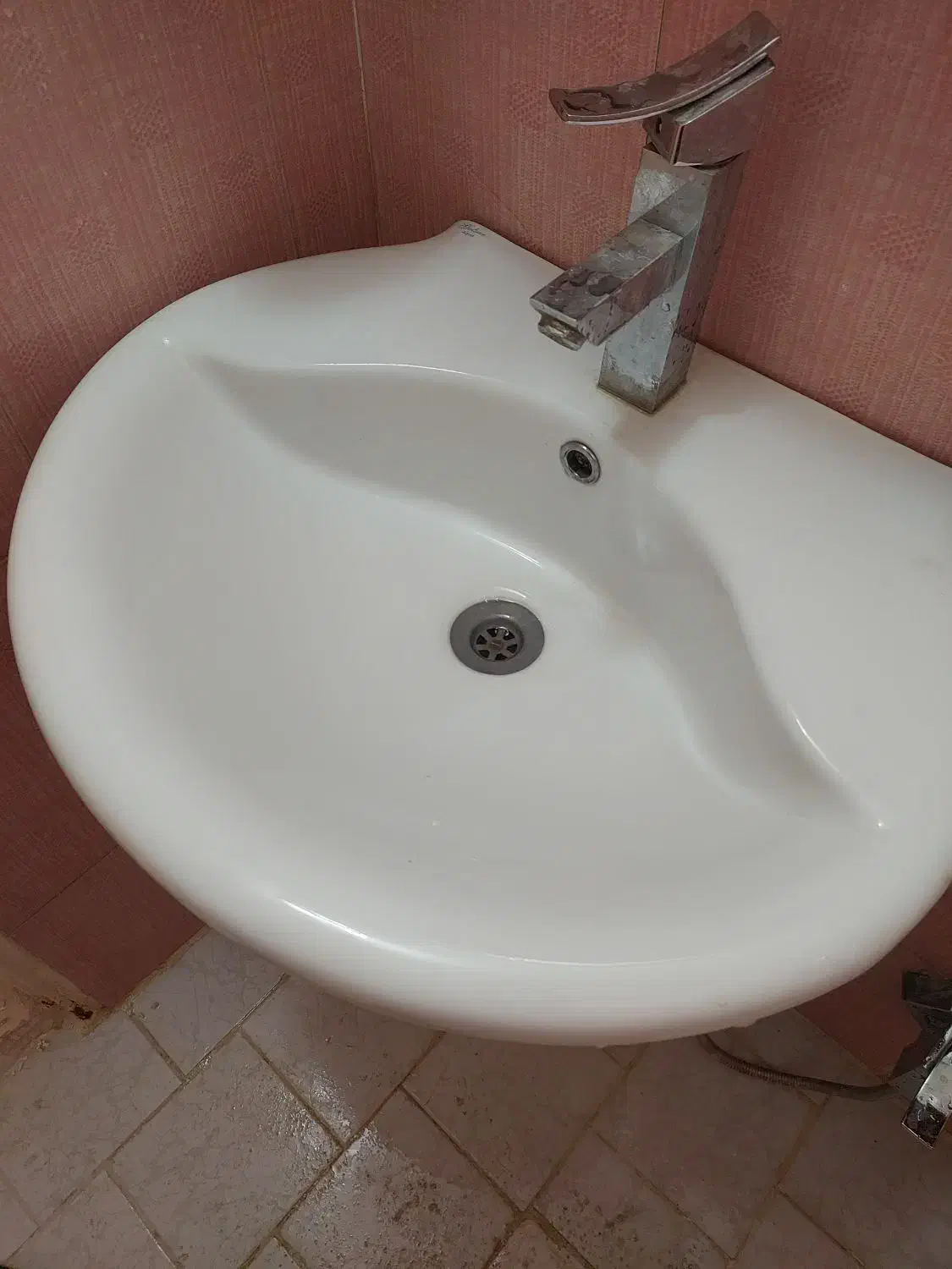 روشویی|لوازم سرویس بهداشتی|همدان, |دیوار