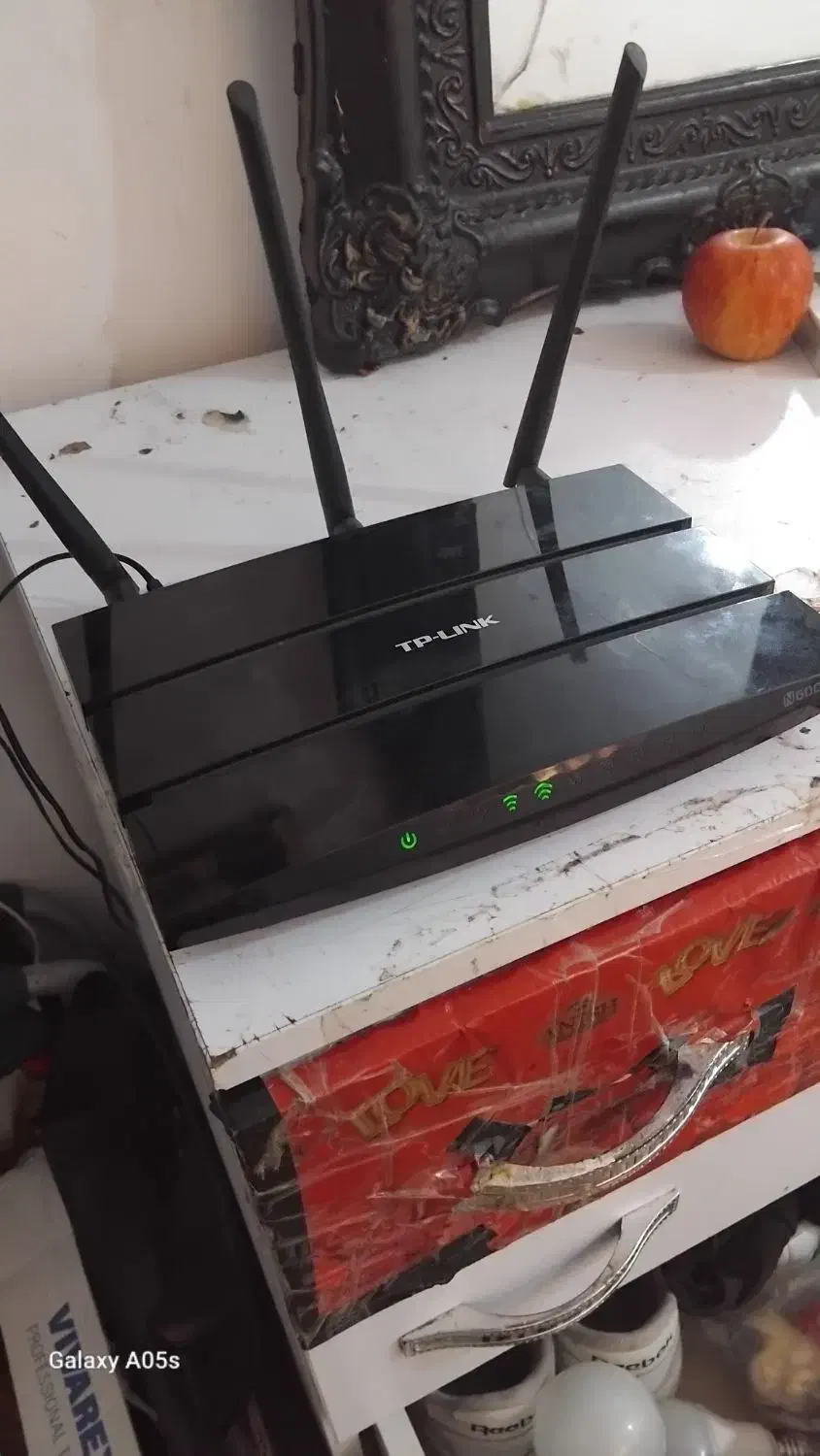 یک دستگاه روتر تی پی|مودم و تجهیزات شبکه|اهواز, کوی مهدیس|دیوار