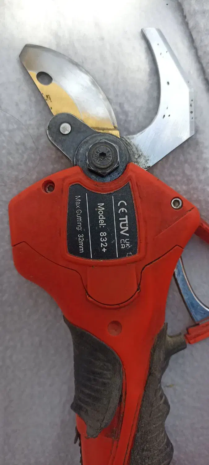 قیچی شارژی روستک 832پلاس. قیمت 13ملیون|ابزارآلات|اشنویه, |دیوار