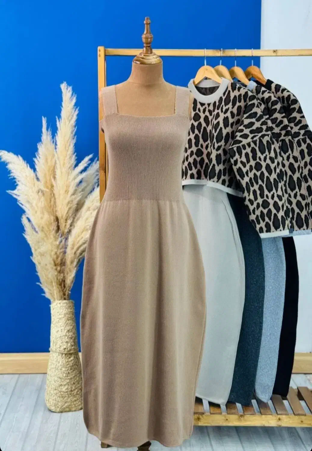 ست بافت|لباس|کاشان, شهرک خاتم الانبیا (مسکن ملی کاشان)|دیوار