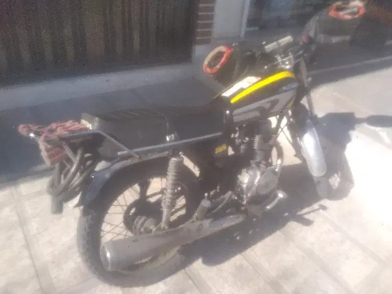 موتور ۱۲۵ مدل ۸۲ فقط پیام بدهید|موتورسیکلت|قزوین, |دیوار