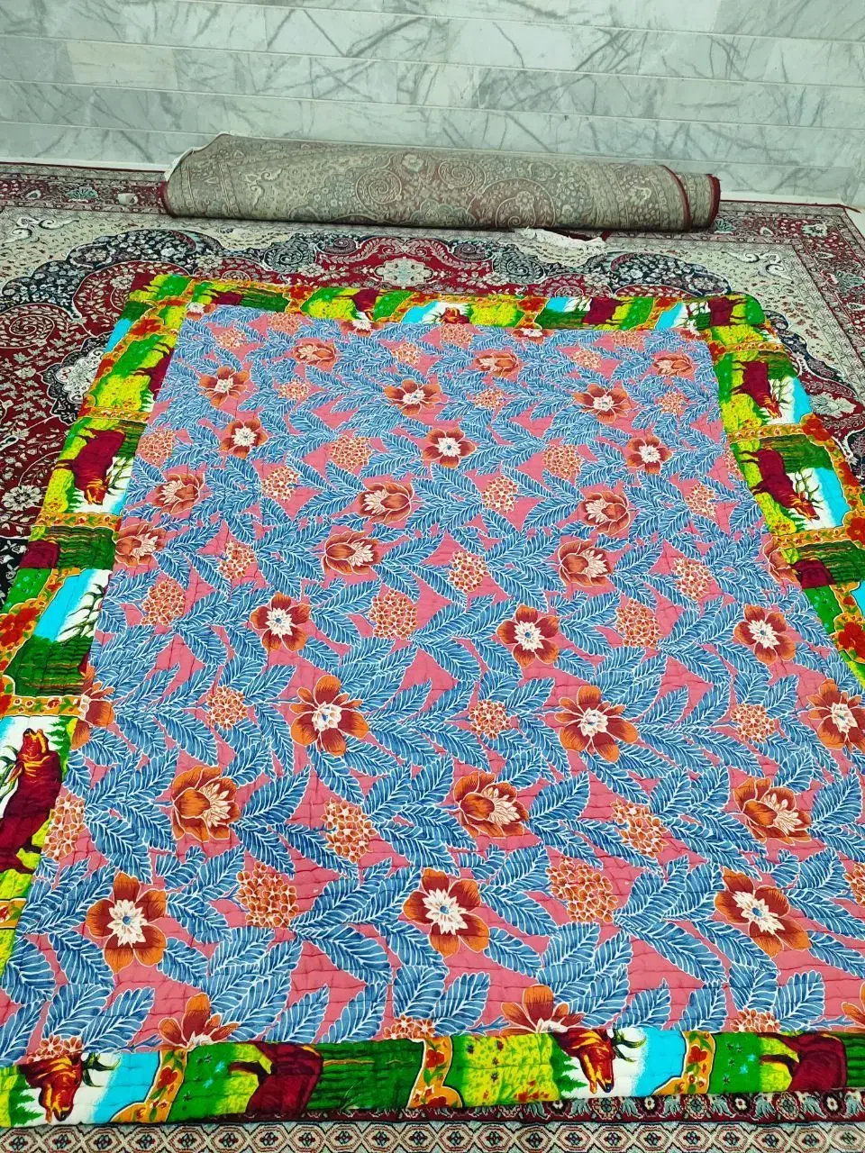 لحاف بزرگ|رختخواب، بالش، پتو|میبد, |دیوار