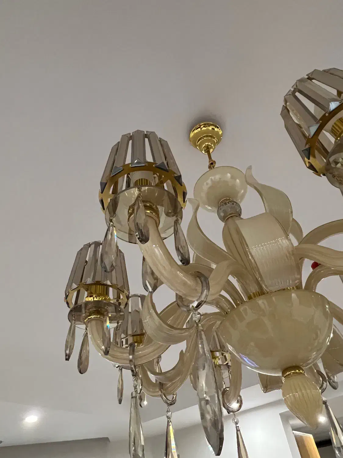 لوستر در حد نو|لوستر و چراغ آویز|تهران, گلستان (شهرک راه آهن)|دیوار